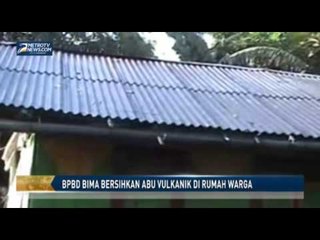 BPBD Bima Bersihkan Abu Vulkanik di Rumah Warga