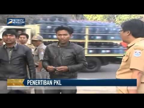 Penertiban PKL di Cimahi Ricuh