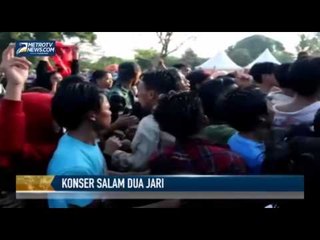 Ribuan Warga Meriahkan Konser Salam Dua Jari di Cirebon