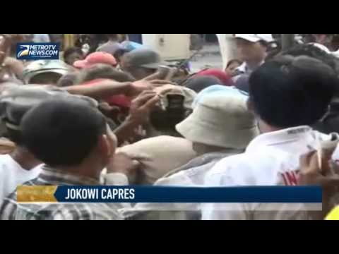 Ratusan Warga di Grobogan Berebut Kaos Jokowi-JK