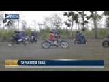 Pertandingan Sepak Bola dengan Mengendarai Motor Trail