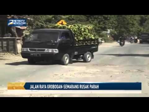 Jalan Raya Grobogan Semarang Rusak Parah