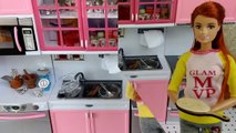 La poupée Barbie fait de Réels Vignettes Pizzaバービー人形はリアルミニチュアピザを作るBoneca Barbie faz Véritable Miniature de la Pizza