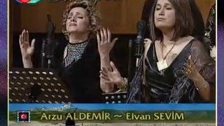 Elvan SEVİM & Arzu ALDEMİR - 1)-Al Yeşil Dökün Anneler & 2)-Baba Bugün Dağlar Yeşil Boyandı