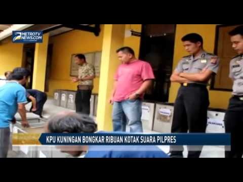 KPU Kuningan Bongkar Ribuan Kotak Suara Pilpres