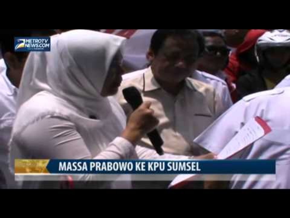Massa Prabowo Geruduk KPU Sumsel