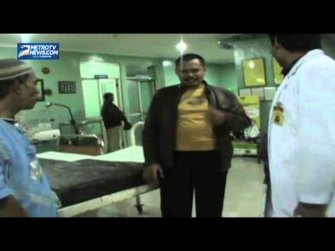 Puluhan Warga Keracunan Gas Pabrik Daur Ulang Ban Bekas