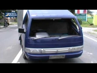 Mobil Box Remuk Dihantam Truk di Jalinsum