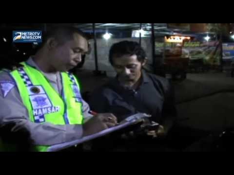 Mabuk, Pengemudi Angkot Tabrak Tiga Kendaraan