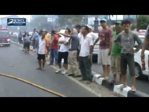 Gara Gara Ban Bekas, Tiga Toko Mebel Ludes Terbakar