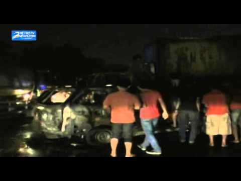 Tabrakan Beruntun 1 Truk dan 2 Minibus Terbakar, 1 Tewas