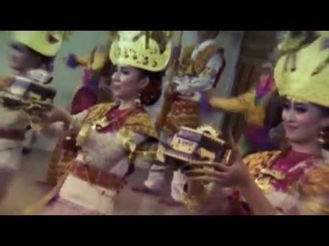 Idenesia - Jakarta Punya Kain Batik Bercorak Semanggi