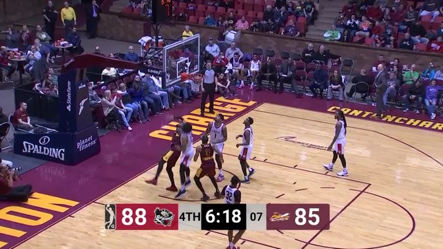 JaCorey Williams Posts 18 points & 13 rebounds vs. Erie BayHawks