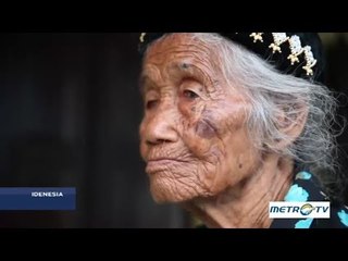 Idenesia: Melihat Tangan-tangan Renta di Balik Lurik