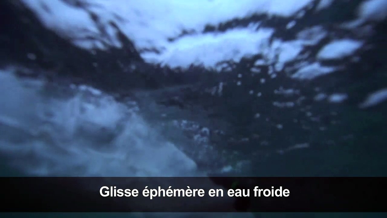 Une planche de surf en glace: glisse éphémère au cercle arctique