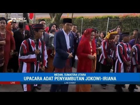 Jokowi Disambut Tortor Mundur di Pesta Adat Kahiyang-Bobby