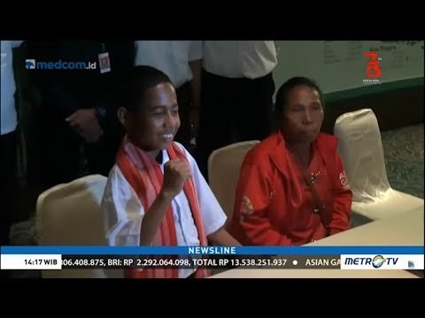 Joni si Pemanjat Tiang Bendera Mendapat Guyuran Beasiswa Sampai Sarjana