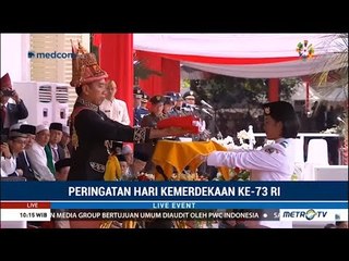 Detik-Detik Presiden Jokowi Serahkan Sang Merah Putih Untuk Dikibarkan di Upacara HUT ke-73 RI