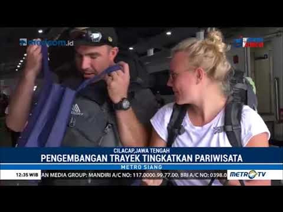 Turis Asing Suka Naik Kereta Api Cilacap-Banyuwangi
