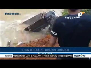 Rekaman Truk Terguling saat Hindari Longsor