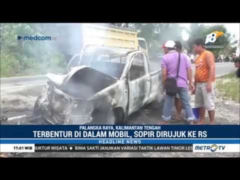 Pikap Terbakar Usai Tabrak Truk Tangki BBM di Kalteng