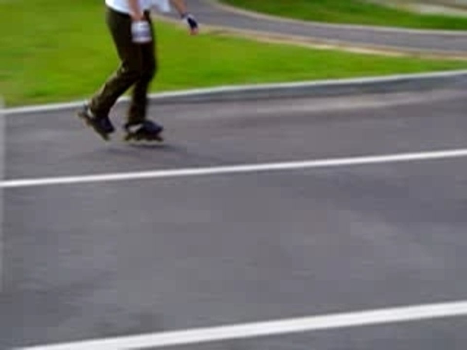 Apprendre_monter_trottoir_pieds_decales_roller