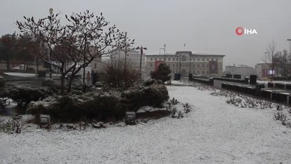 Baharı Bekleyen Sivas'a Kar Sürprizi