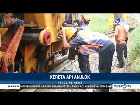 Kereta Perawatan Jalan Rel Anjlok di Bandung Barat