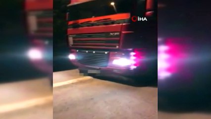 Silivri'de bir tırdan 29 ton kaçak akaryakıt ele geçirildi...Operasyona anı kamerada