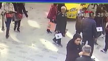 İstanbul- İstiklal Caddesi'nde Yürüyen Turist Kadına Taksi Çarptı