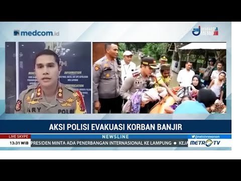 Viral! Polisi Evakuasi Bayi Korban Banjir
