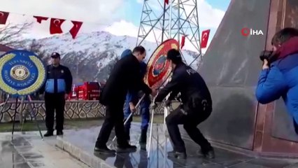 Hakim ile komutan çaldı kaymakam Çanakkale Türküsünü okudu