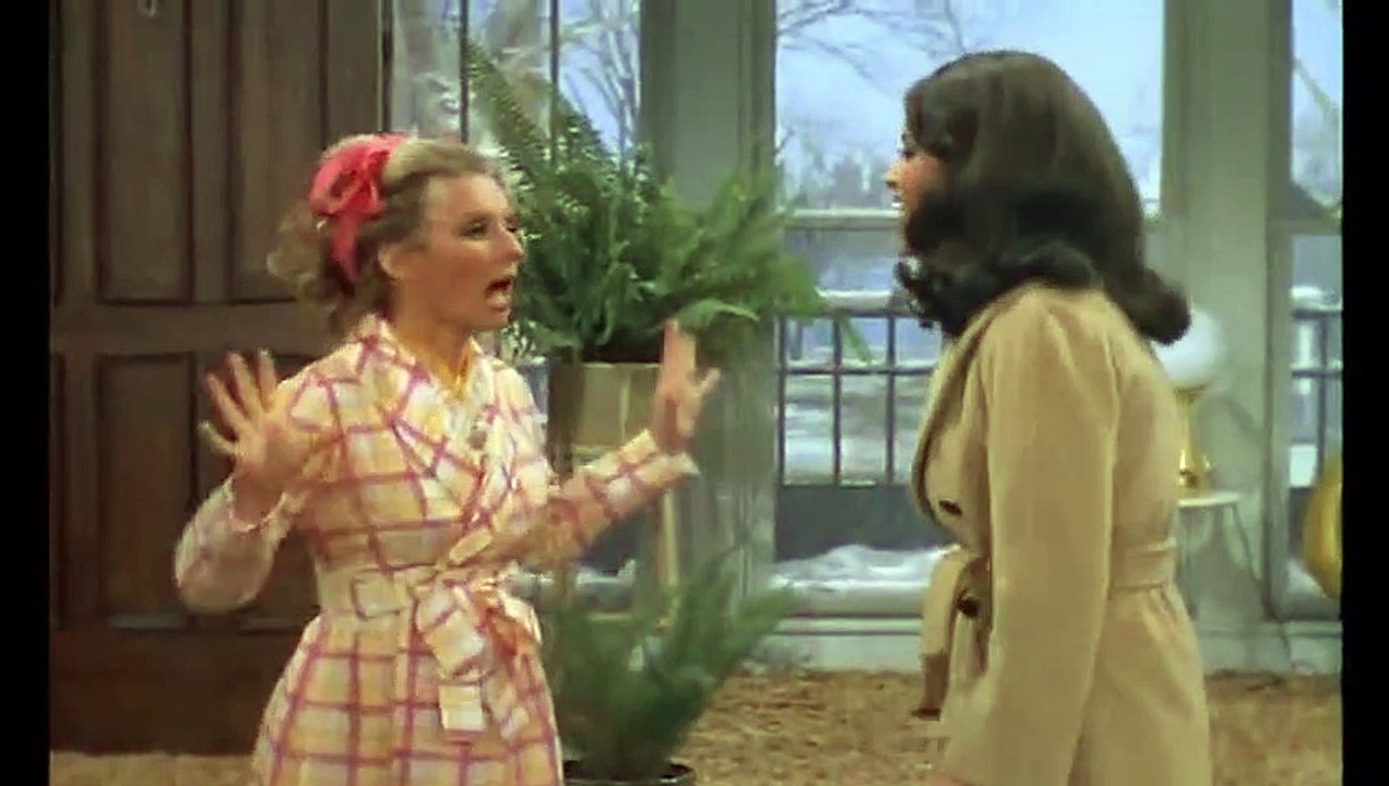 The Mary Tyler Moore Show - S 01 E 09 - Bob & Rhoda & Teddy & Mary