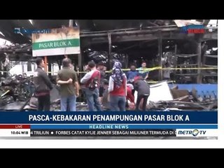 Pedagang Pasar Blok A Mengais Sisa Barang yang Terbakar