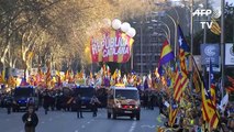 Catalanes marchan en Madrid contra juicio a líderes separatistas