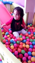 DI MAKAN SAMA BOLA//LUCU