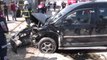 Adana'da Otomobil ile Hafif Ticari Araç Kafa Kafaya Çarpıştı: 3 Yaralı