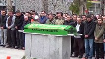 Karaman’da bıçaklanarak öldürülen şahıs toprağa verildi