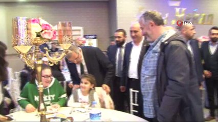 Murat Aydın Ardahanlı hemşehrilerle halay çekti