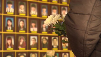 세월호 영정, 광화문 떠나 서울시청으로... / YTN