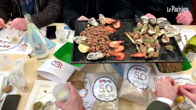 Ils battent le record de la plus grande table de pique-nique du monde à Rungis