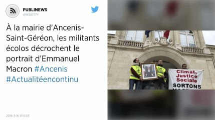 À la mairie d’Ancenis-Saint-Géréon, les militants écolos décrochent le portrait d’Emmanuel Macron