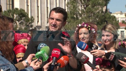 VELIAJ IRONI ME OPOZITEN, «TIRANA E REFUZON DHUNEN» - News, Lajme - Kanali 7