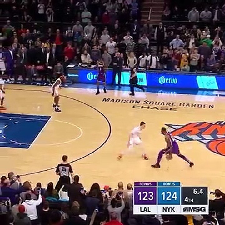 Mario Hezonja bâche LeBron James !