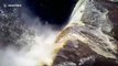 Ce Kayakiste de l'extrême plonge dans une cascade de 33m de haut !