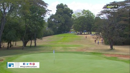 Vegas réussit un putt de 21 mètres !