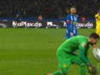 Hertha player sent off after throwing ball at head of Dortmund keeper