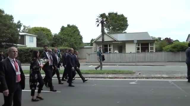 Fuat Oktay ve Mevlüt Çavuşoğlu, Terör Saldırısının Yaşandığı El Nur Camisi'ni Ziyaret Etti (2)