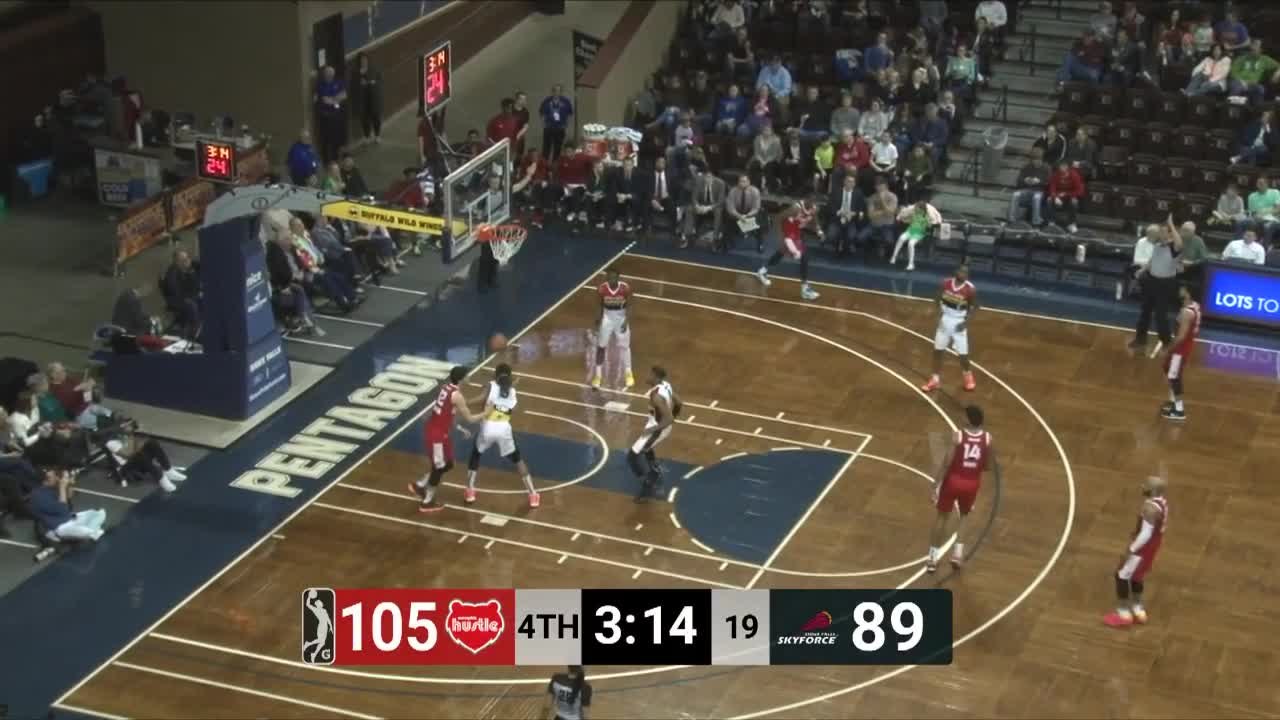 Julian Washburn (19 points) Highlights vs. Siou...