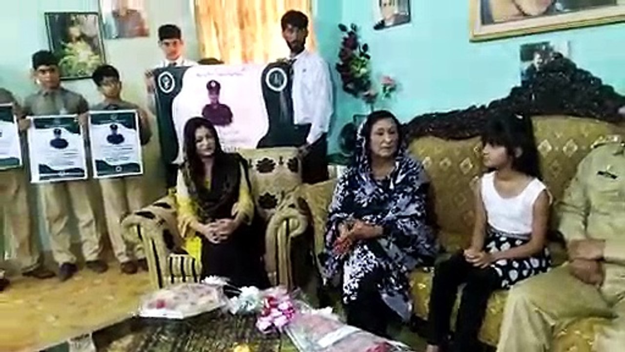 Aleezay Fatima, daughter of our shaheed DSP Shaukat Ali Shah aims to join Police in future. This is the spirit of the br